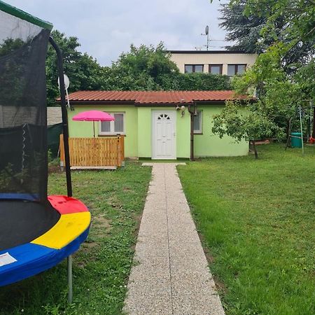 Small-Comfy Guest House In Donaustadt Garden - Not Shared! ウィーン エクステリア 写真